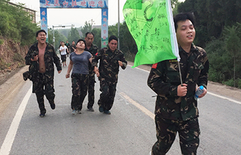 ����15����w�(y��n)���L(zh��ng)��·����ĥ�Z���ˣ�