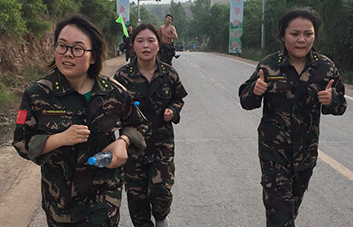 ���˲����������ŗ�������ֱǰ��