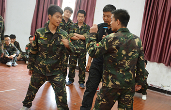 ����˼�S����������(y��ng)�ٶ����l(f��)չ���ن���(d��ng)������